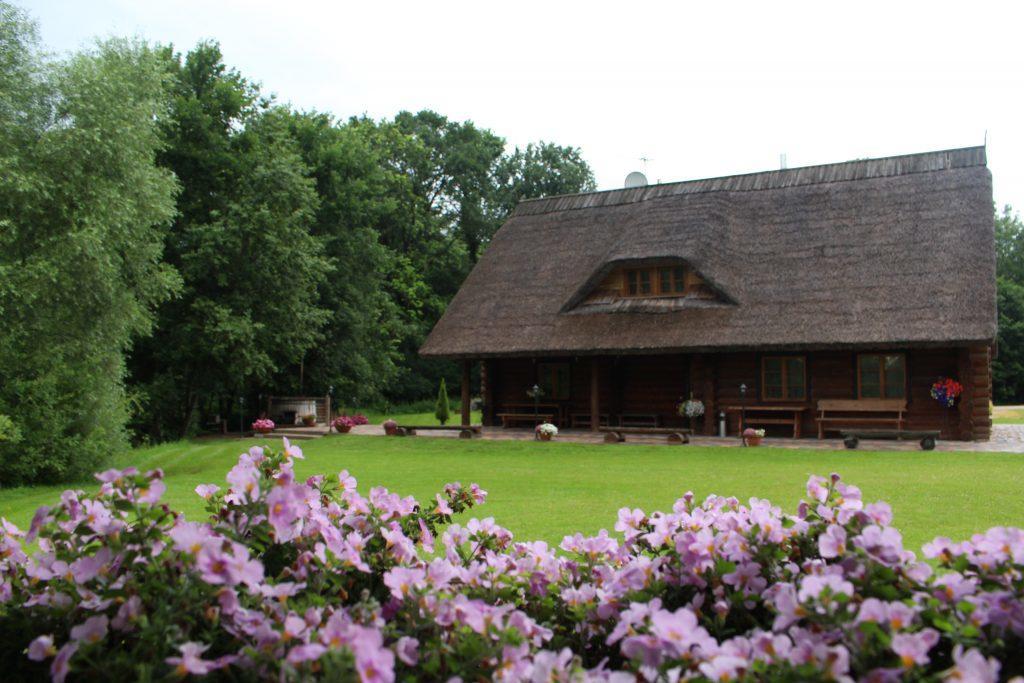 Viesu Nams Barzi Hotel Tinuzi ภายนอก รูปภาพ
